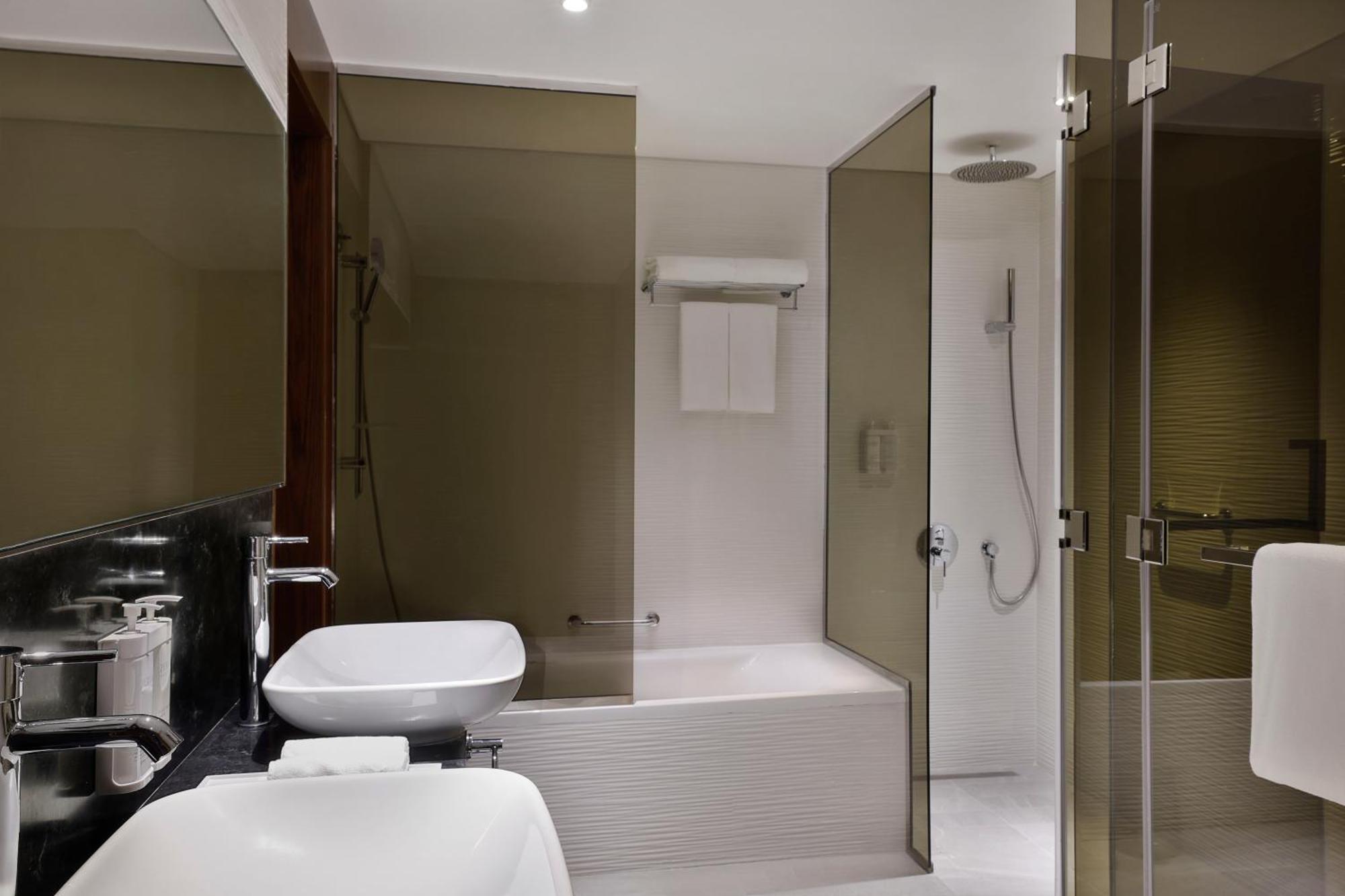 The First Collection Dubai Waterfront Hotel Bagian luar foto